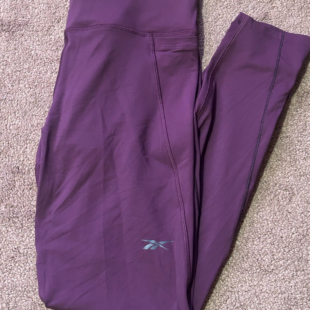 Reebok Womens Purple Leggings Size Medium. Full length